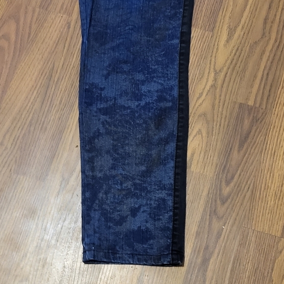 Tru Luxe Women’s Jeans Size 30/10 Blue Black Two-Tone Floral Stretch Denim B17 - Picture 3 of 12
